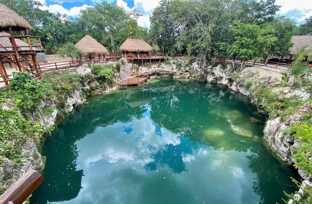 Vue d'ensemble du cénote Las Piedras