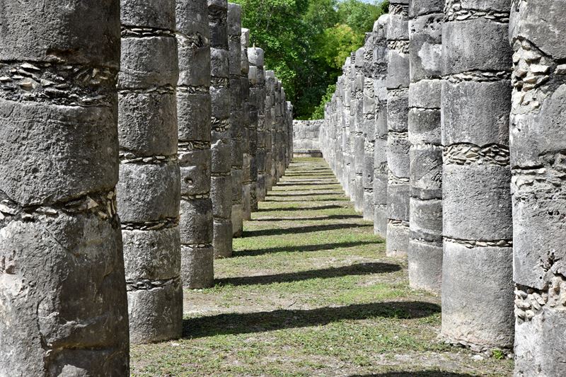 Les mille colonnes, construites par les Mayas à Chichen Itza.