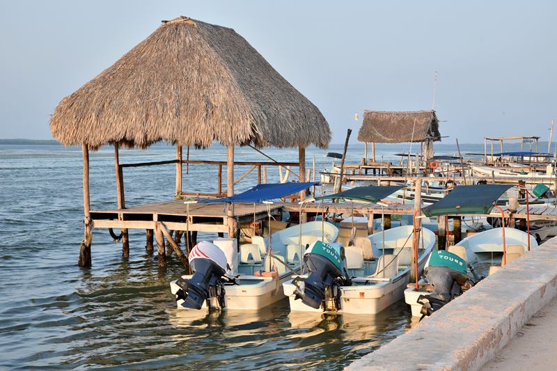 Le malecon à Rio Lagartos est le point de départ des excursions vers la réserve biosphère de Ria Lagartos.