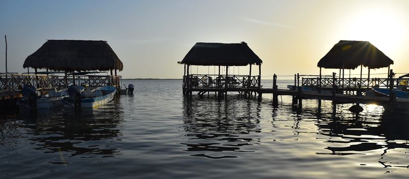 Le malecon à Rio Lagartos est le point de départ des excursions vers la réserve biosphère de Ria Lagartos.