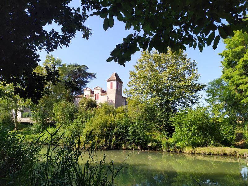 La vue le long du canal de Garonne...