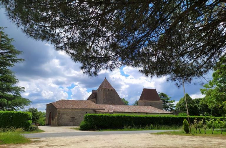 Le château de Lavison (Gironde) à proximité du canal des Deux-Mers