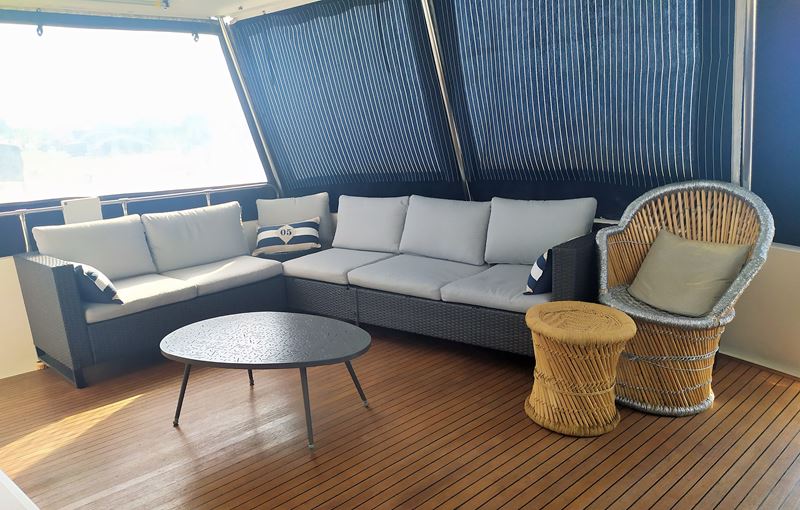 Le salon de bateau Octopus amarré dans le port de Sète