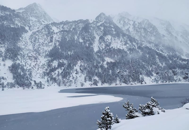Randonnée en raquettes au lac de Gaube aux alentours de Cauterets