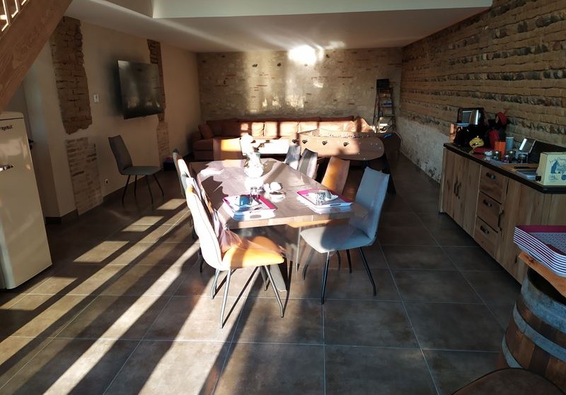 La salle à manger de la maison d'hôtes Les Chambres de Lili (Tarn-et-Garonne)