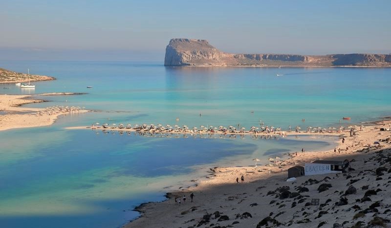 Balos Beach, ses bancs de sable et l'île de Gramvousa