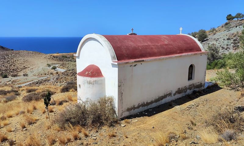 Une petite église byzantine face à la mer, juste avant d'arriver à Lendas 