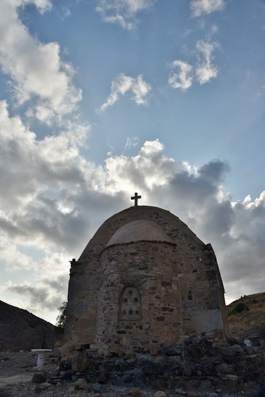 La petite église byzantine Saint-Jean l'évangéliste à Lendas 