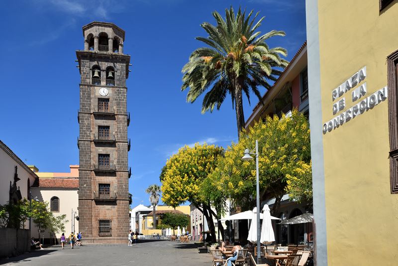 L'église Notre-Dame de la Conception et la place de la Conception, dans la ville coloniale de San Cristobal de la Laguna