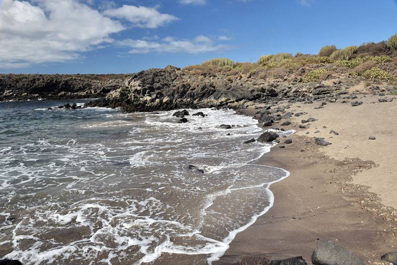 Une plage juste après la Playa los Enojados