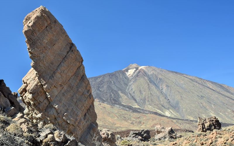 Les Roques de Garcia et en arrière-plan, le Teide