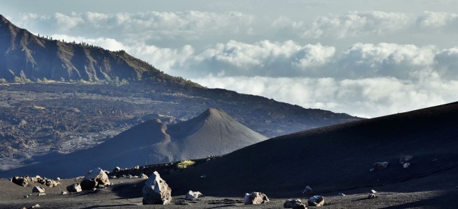 Volcan Pico do Fogo Cap-Vert caldeira paysage volcanique mer de nuages